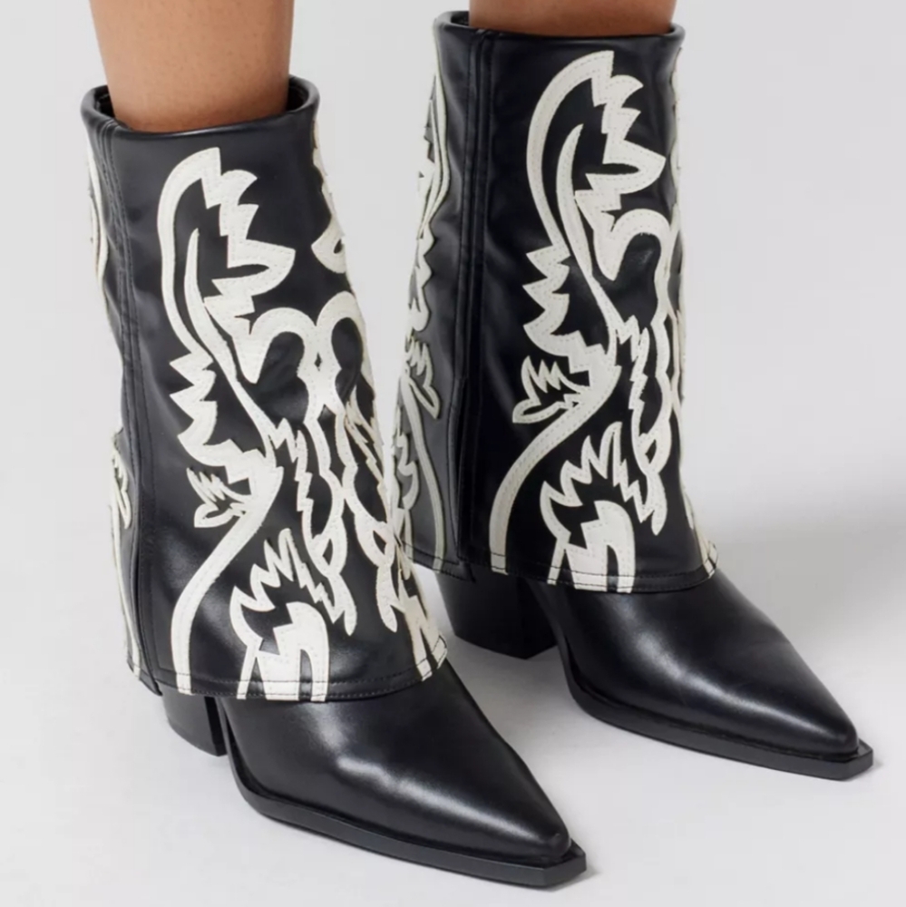 Urban Outfitters Black and White Cowboy Boots Azalea Wang🤠